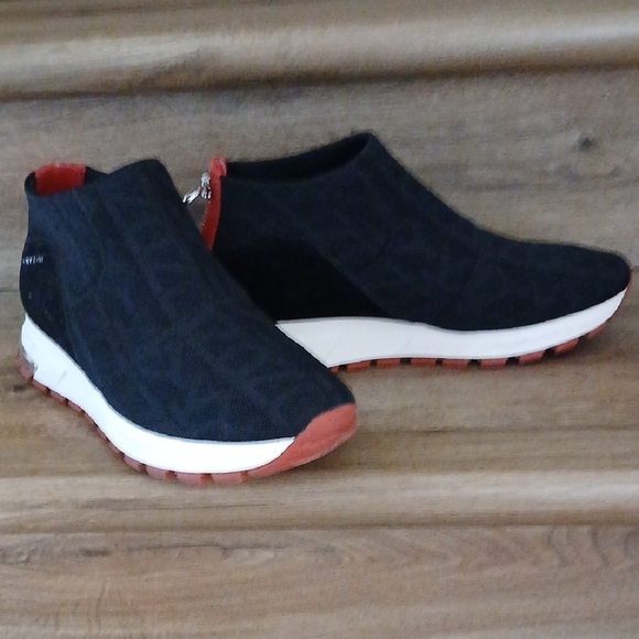 DKNY Black and Red Men's Sneakers - Picture 1 of 3